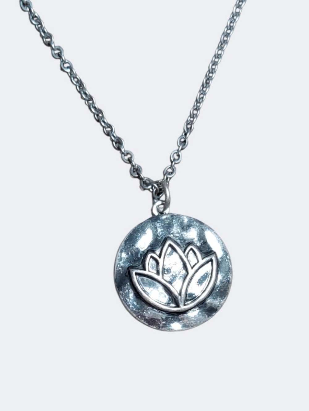 NWT Nadine West Hammered Silver Lotus Pendant Necklace 20"